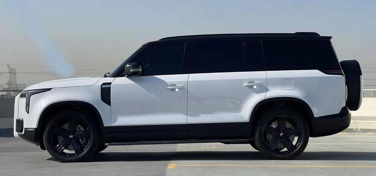 ROX 01 VIP 6 SEATERS 1.5L-4CYL RANGE EXTENDER + DUAL ELECTRIC MOTORS AWD-1-1