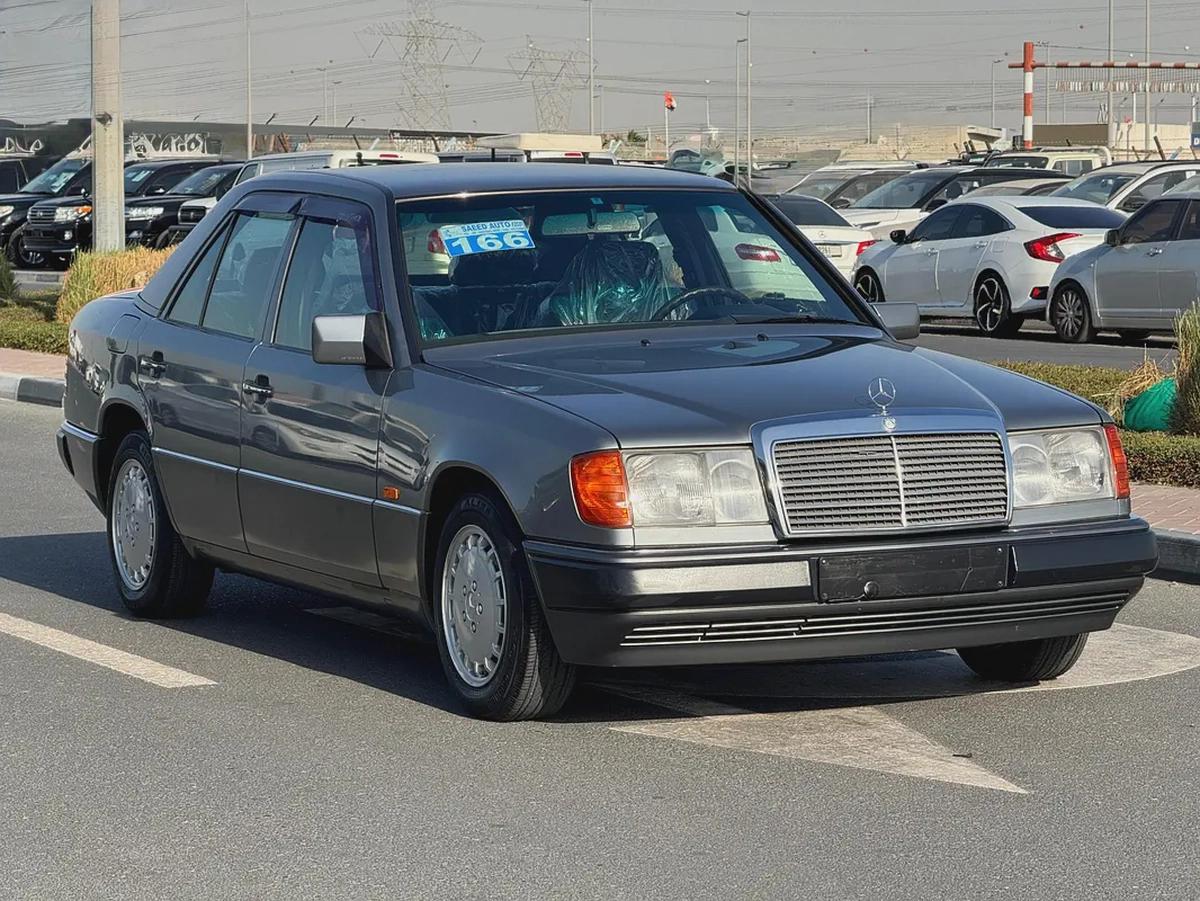 Mercedes Benz 300E 1992 16000km only - Original Paint - Japan Import - Clean Title-0-0