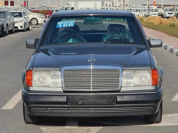 Mercedes Benz 300E 1992 16000km only - Original Paint - Japan Import - Clean Title