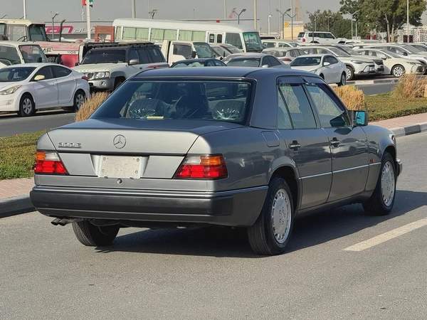 Mercedes Benz 300E 1992 16000km only - Original Paint - Japan Import - Clean Title