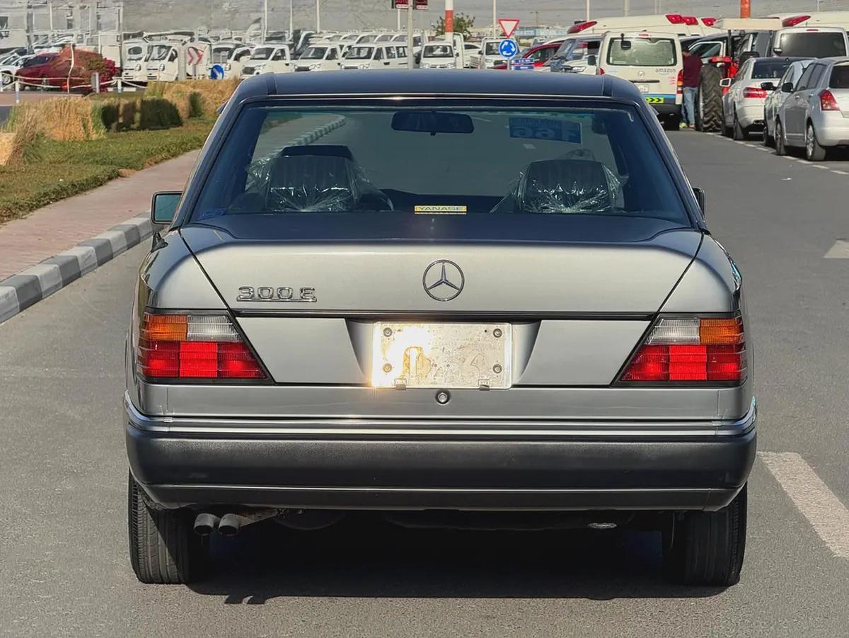 Mercedes Benz 300E 1992 16000km only - Original Paint - Japan Import - Clean Title-5-5