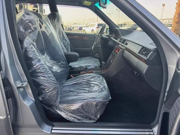 Mercedes Benz 300E 1992 16000km only - Original Paint - Japan Import - Clean Title