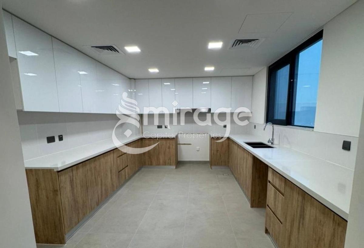 Family Living | Modern 4BR Villa | Prime Location-6-6