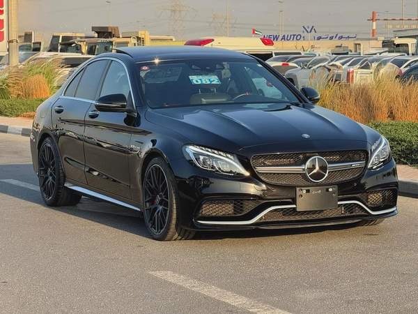 MERCEDES BENZ C63s AMG V8 LOW KILOMETER AUCTION GRADE 4. 5/B