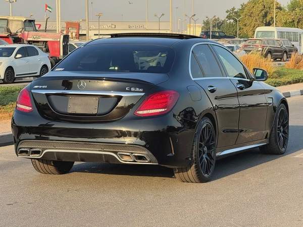 MERCEDES BENZ C63s AMG V8 LOW KILOMETER AUCTION GRADE 4. 5/B