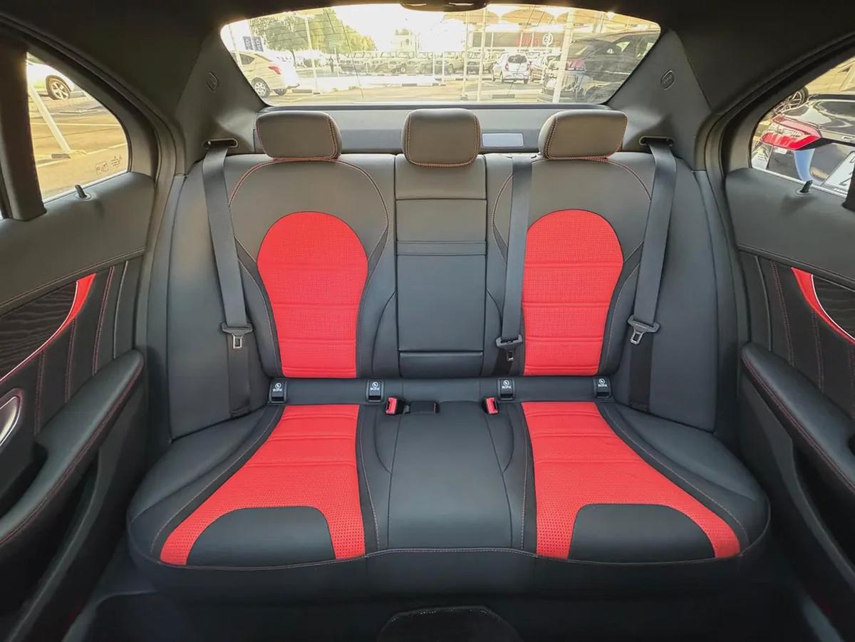 MERCEDES BENZ C63s AMG V8 LOW KILOMETER AUCTION GRADE 4. 5/B-10-10