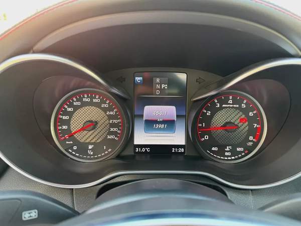 MERCEDES BENZ C63s AMG V8 LOW KILOMETER AUCTION GRADE 4. 5/B