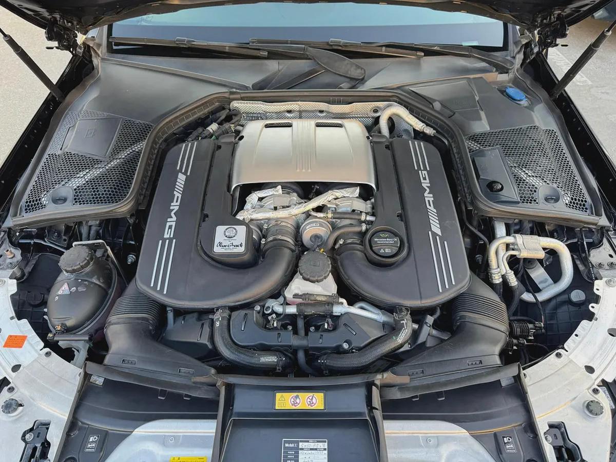 MERCEDES BENZ C63s AMG V8 LOW KILOMETER AUCTION GRADE 4. 5/B-16-16