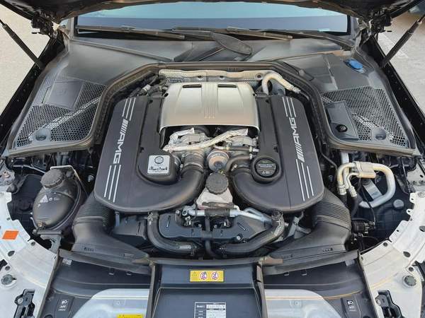 MERCEDES BENZ C63s AMG V8 LOW KILOMETER AUCTION GRADE 4. 5/B