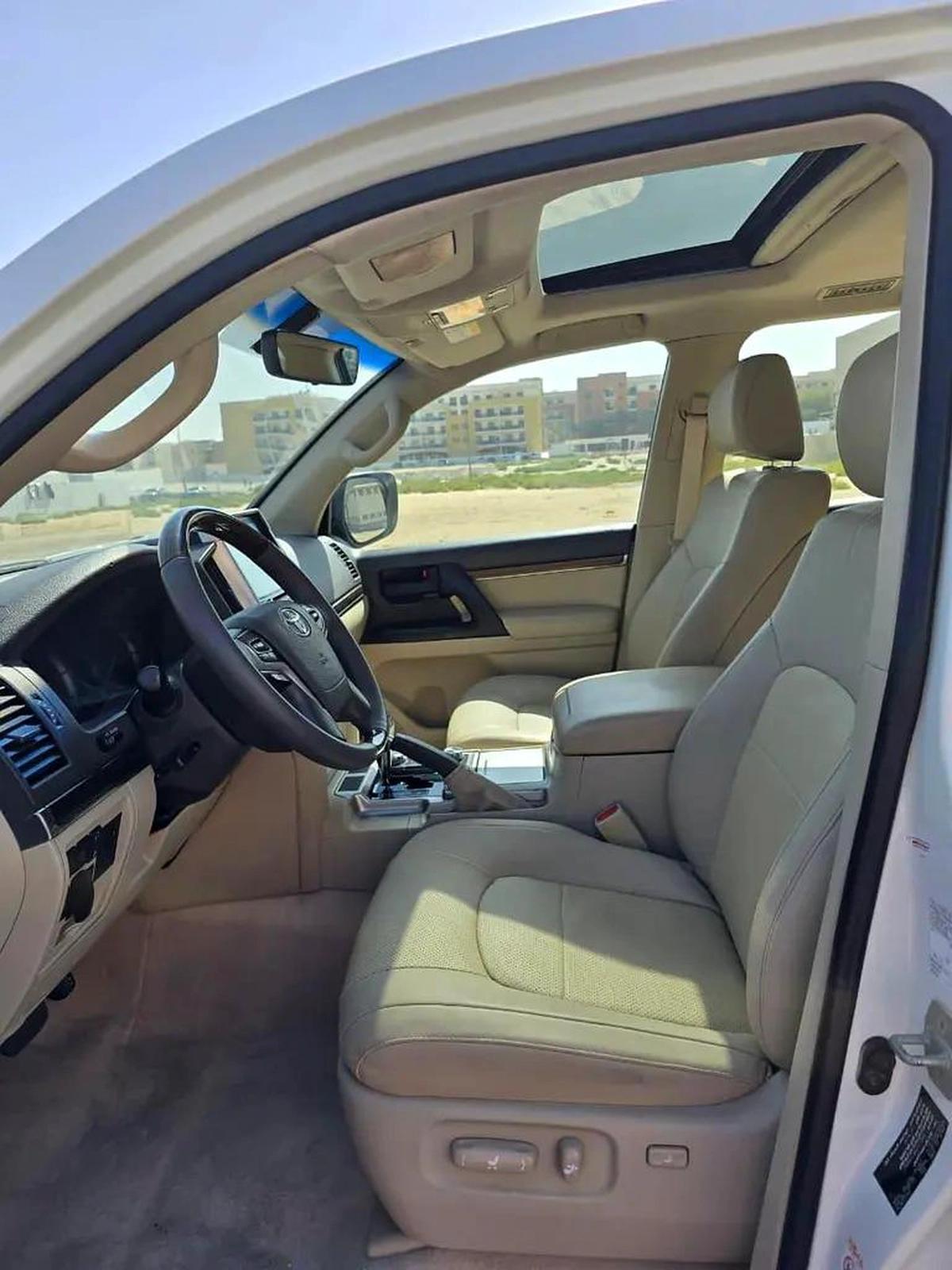 Toyota Land Cruiser GXR V6 Grand Touring 2019 GCC Specs-6-6