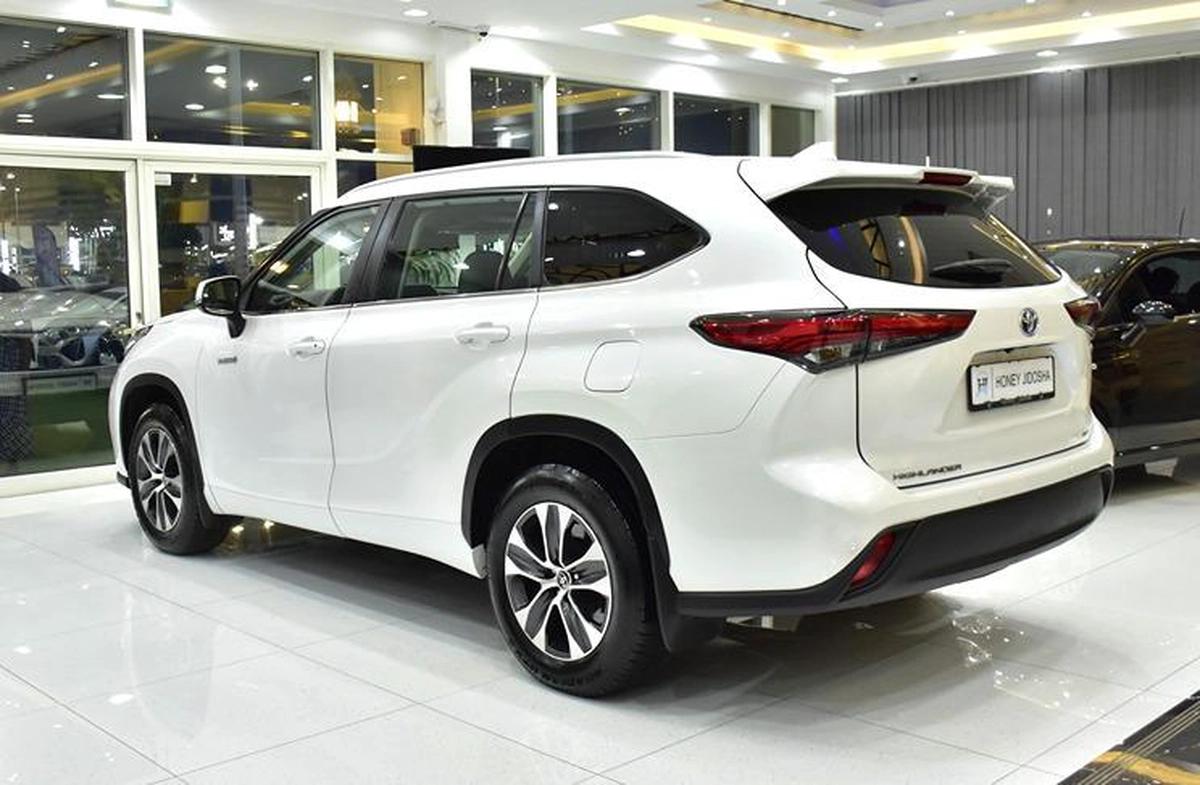 Toyota Highlander Hybrid GLE ( 2023 Model ) in White Color GCC Specs-14-14