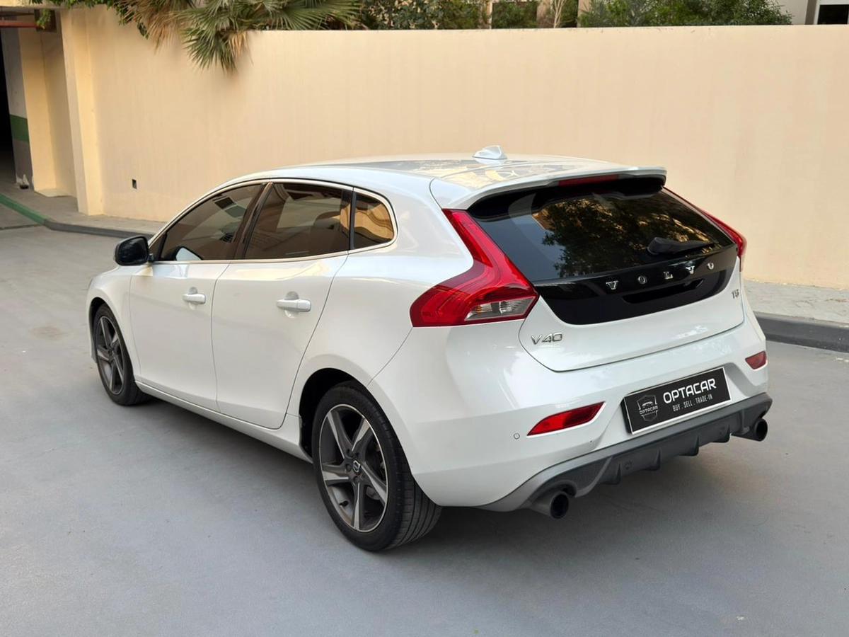 Gulf Specs 2016 VOLVO V40 T5 R-Design 2.0Litre V4 Turbo-Charged (Agency Maintained Till-Date)-15-15