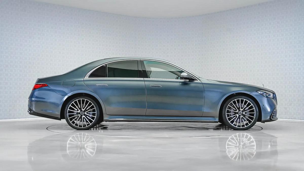 Special Offer | AED 5,250 PM | Warranty Service Pack 2027, Super Low KM | S 500 AMG Line-3-3
