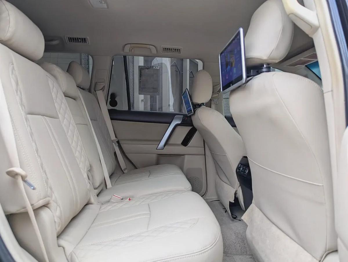 TOYOTA PRADO 2018 GCC V6 4.0L IN EXCELLENT CONDITION-4-4