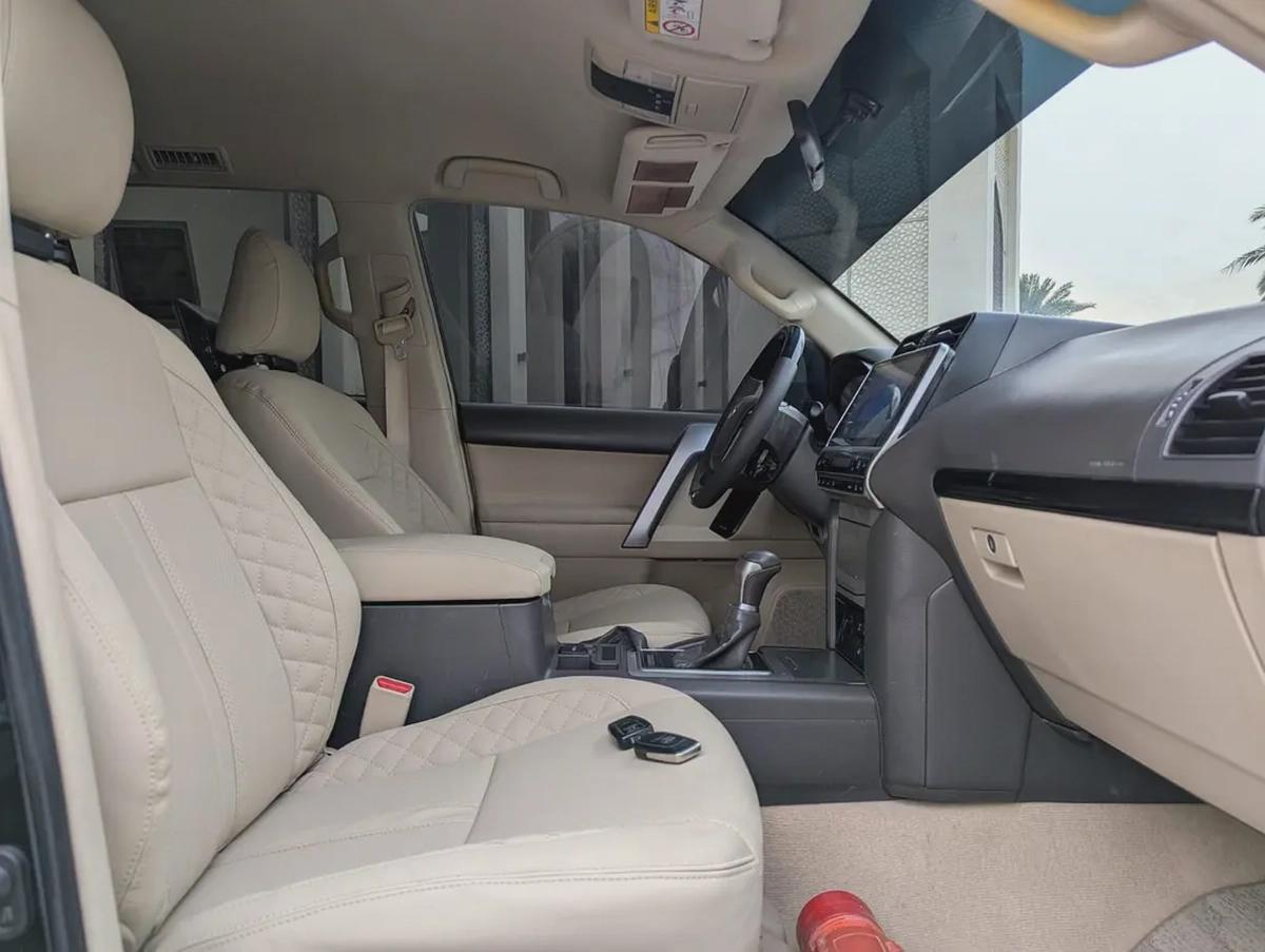 TOYOTA PRADO 2018 GCC V6 4.0L IN EXCELLENT CONDITION-6-6