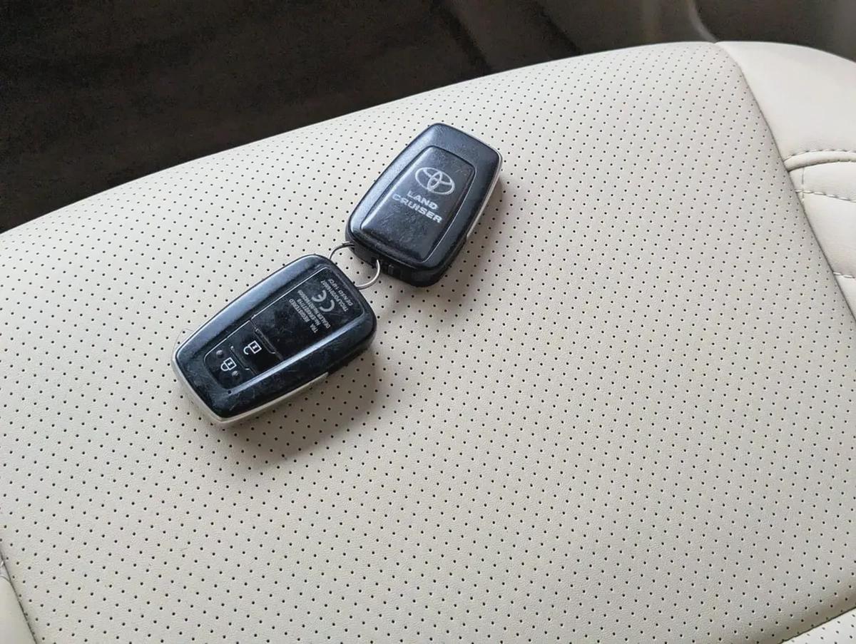 TOYOTA PRADO 2018 GCC V6 4.0L IN EXCELLENT CONDITION-7-7