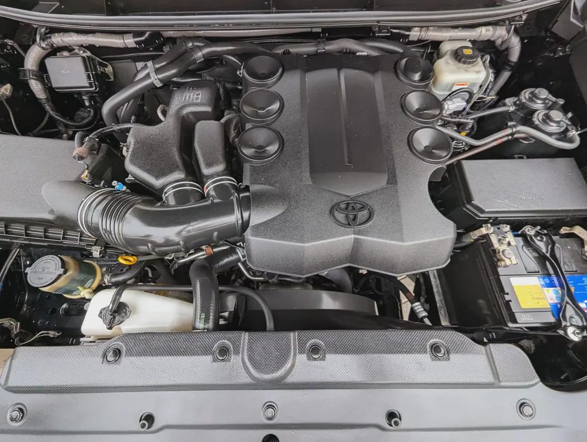 TOYOTA PRADO 2018 GCC V6 4.0L IN EXCELLENT CONDITION-11-11