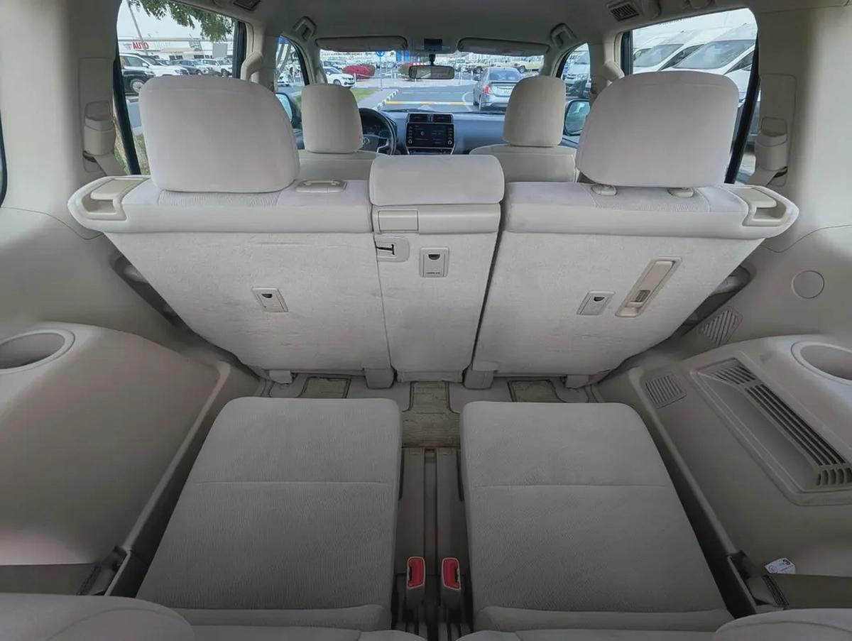 TOYOTA PRADO 2021 TXL GCC V6 4.0L IN EXCELLENT CONDITION-10-10