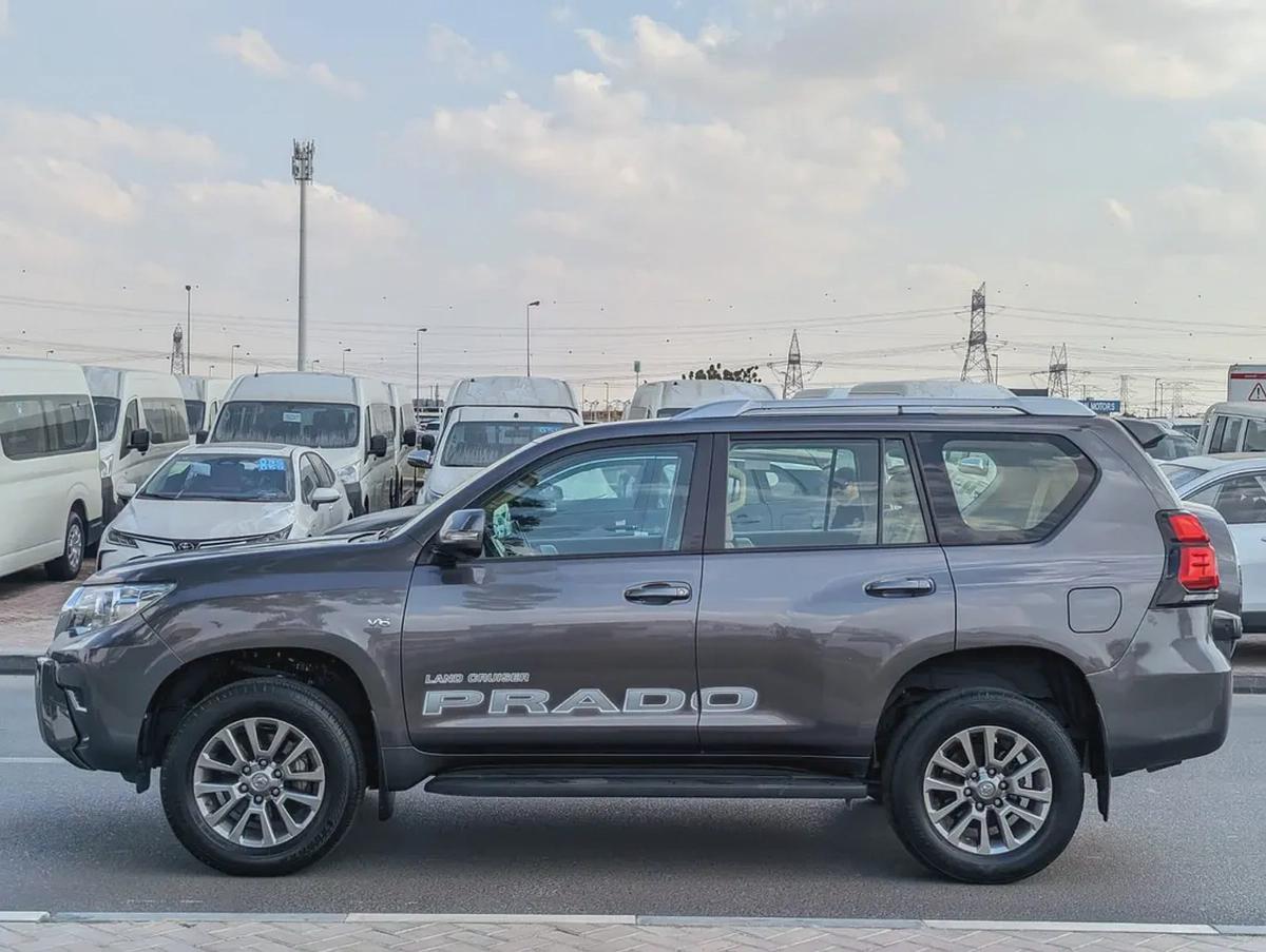 TOYOTA PRADO 2021 TXL GCC V6 4.0L IN EXCELLENT CONDITION-15-15
