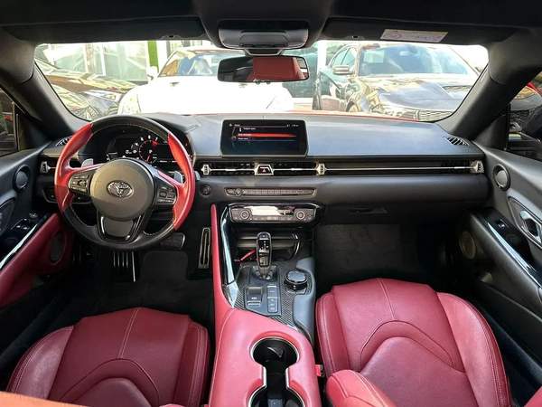 TOYOTA SUPRA GR V6 GCC 2022 FULL OPTION ORIGINAL PAINT FULL SERVICE HISTORY UNDER WARRANTY