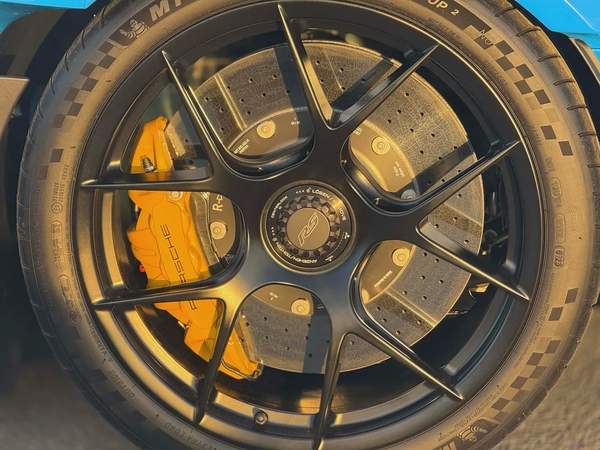 **2024**JAPAN SPEC NEAT AND CLEAN LESS KM