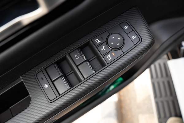 MITSUBISHI L200 SPORTERO 2.4L 4X4 2026 | BED LINER