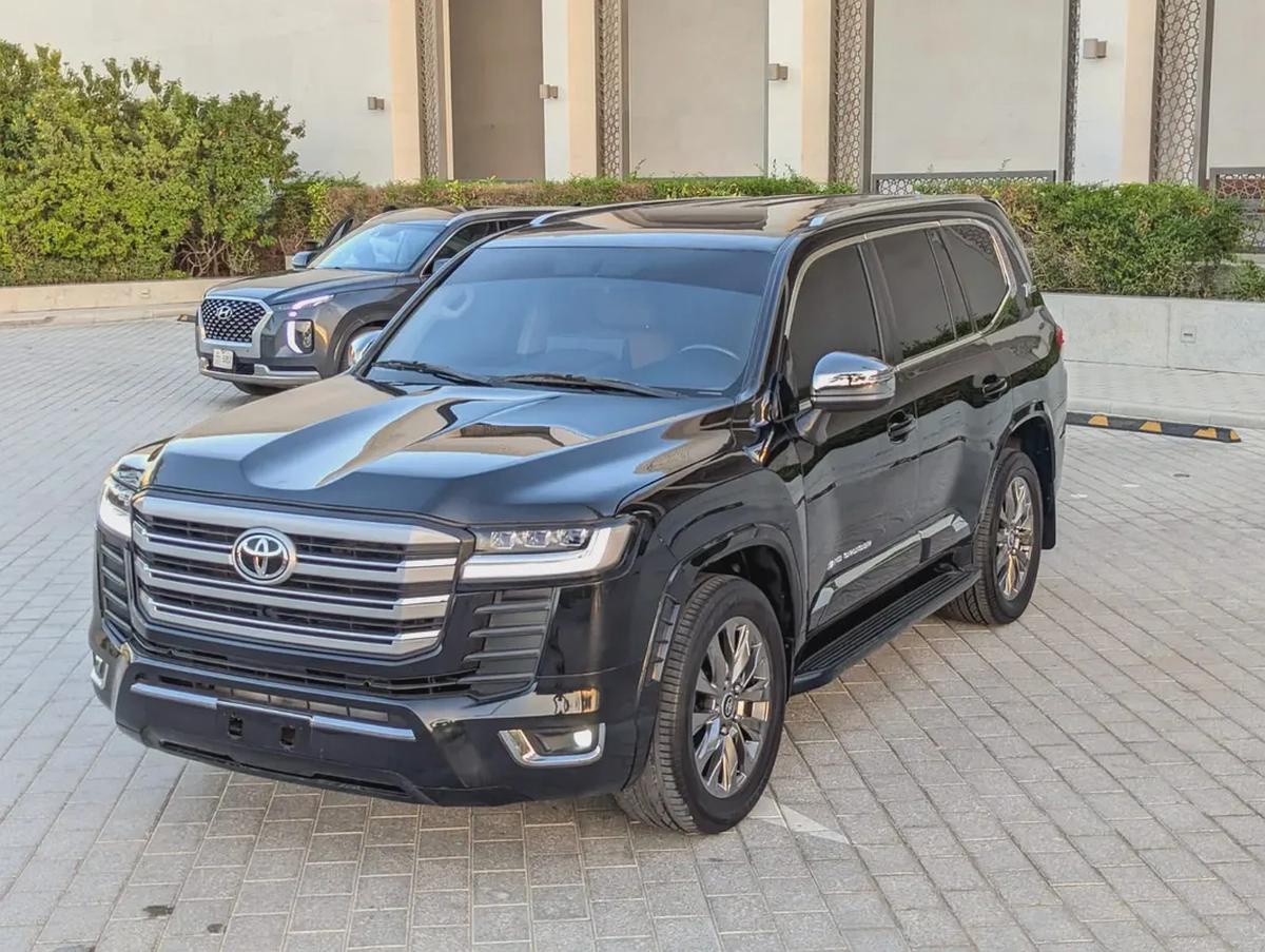 TOYOTA LAND CRUISER 2013 FACELIFTED 2025 WITH INTERIOR AND EXTERIOR GCC V6 IN EXCELLENT CONDITION-1-1