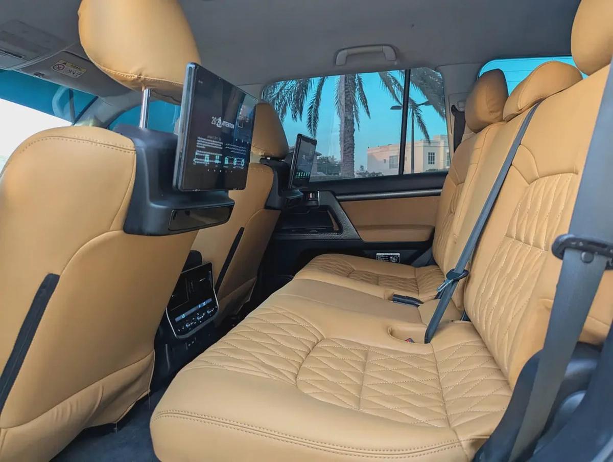 TOYOTA LAND CRUISER 2013 FACELIFTED 2025 WITH INTERIOR AND EXTERIOR GCC V6 IN EXCELLENT CONDITION-3-3