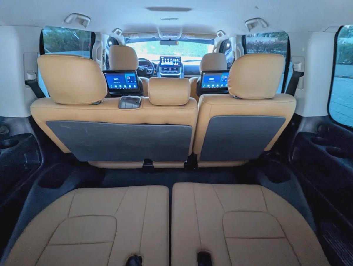 TOYOTA LAND CRUISER 2013 FACELIFTED 2025 WITH INTERIOR AND EXTERIOR GCC V6 IN EXCELLENT CONDITION-12-12