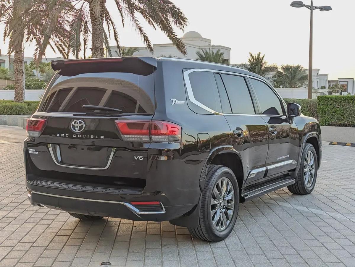 TOYOTA LAND CRUISER 2013 FACELIFTED 2025 WITH INTERIOR AND EXTERIOR GCC V6 IN EXCELLENT CONDITION-14-14