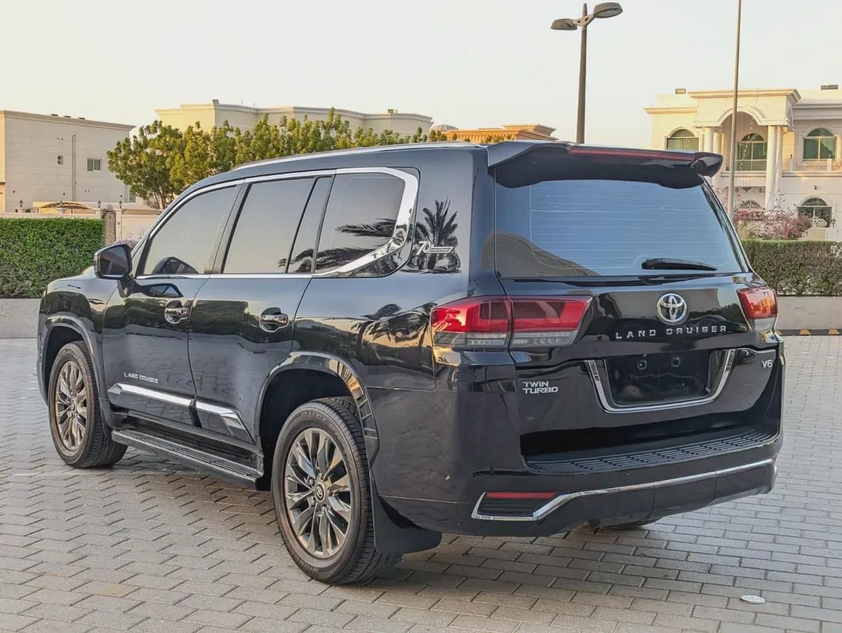 TOYOTA LAND CRUISER 2013 FACELIFTED 2025 WITH INTERIOR AND EXTERIOR GCC V6 IN EXCELLENT CONDITION-15-15