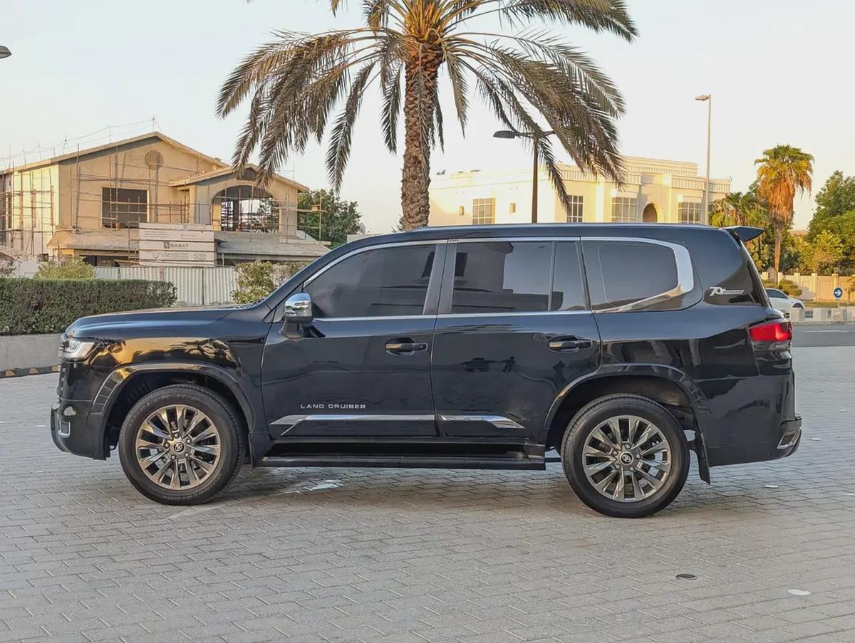 TOYOTA LAND CRUISER 2013 FACELIFTED 2025 WITH INTERIOR AND EXTERIOR GCC V6 IN EXCELLENT CONDITION-16-16