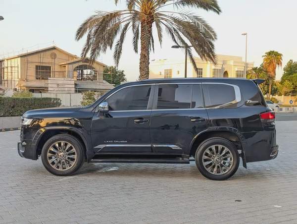 TOYOTA LAND CRUISER 2013 FACELIFTED 2025 WITH INTERIOR AND EXTERIOR GCC V6 IN EXCELLENT CONDITION