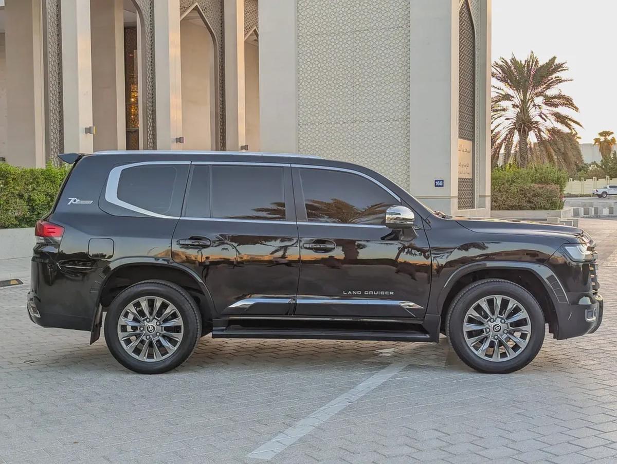 TOYOTA LAND CRUISER 2013 FACELIFTED 2025 WITH INTERIOR AND EXTERIOR GCC V6 IN EXCELLENT CONDITION-17-17