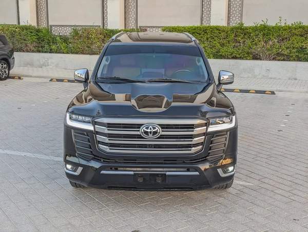 TOYOTA LAND CRUISER 2013 FACELIFTED 2025 WITH INTERIOR AND EXTERIOR GCC V6 IN EXCELLENT CONDITION