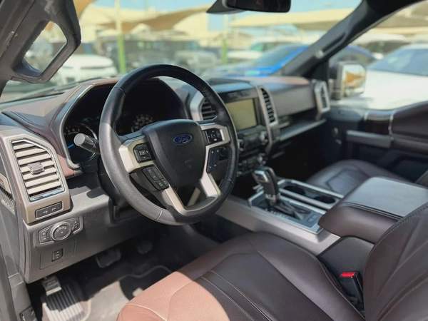 (2016) FORD F-150 //PLATINUM// GCC FULL OPTION -EXCELLENT CONDITION-