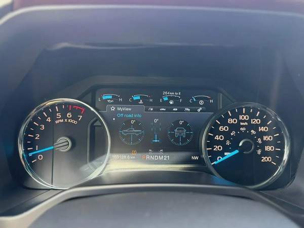 (2016) FORD F-150 //PLATINUM// GCC FULL OPTION -EXCELLENT CONDITION-