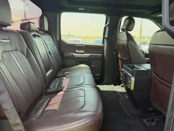 (2016) FORD F-150 //PLATINUM// GCC FULL OPTION -EXCELLENT CONDITION-