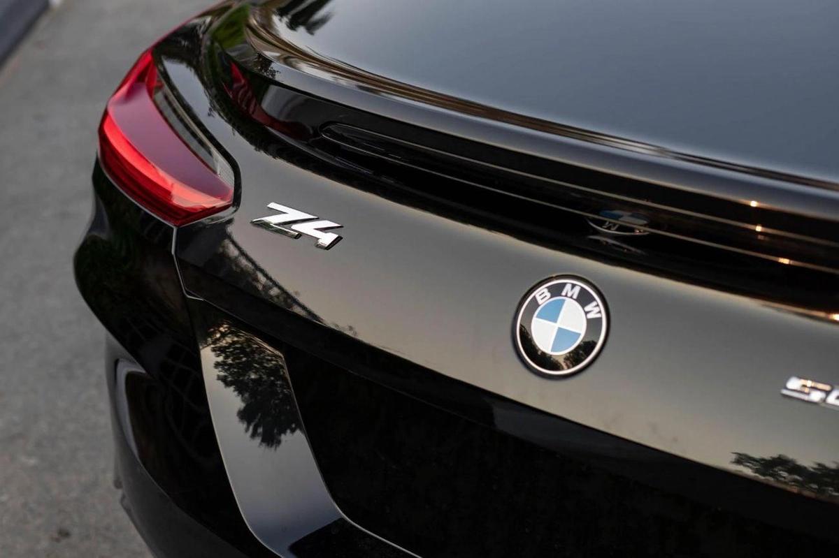 BMW Z4 sDrive 30i M Sport package 2.0L-8-8