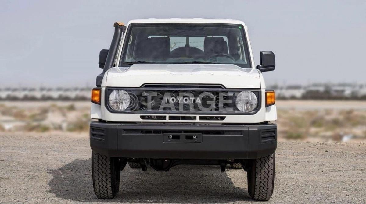 Toyota Land Cruiser Pick Up LC79 DC 4.5L V8 DIESEL-1-1