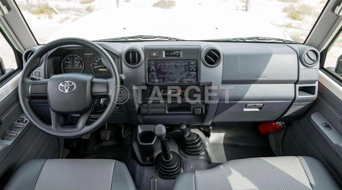Toyota Land Cruiser Pick Up LC79 DC 4.5L V8 DIESEL-5-5