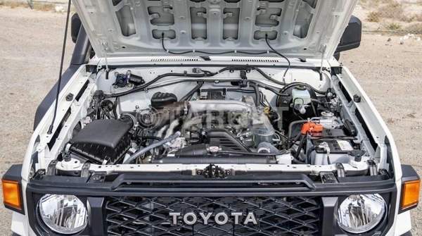 Toyota Land Cruiser Pick Up LC79 DC 4.5L V8 DIESEL