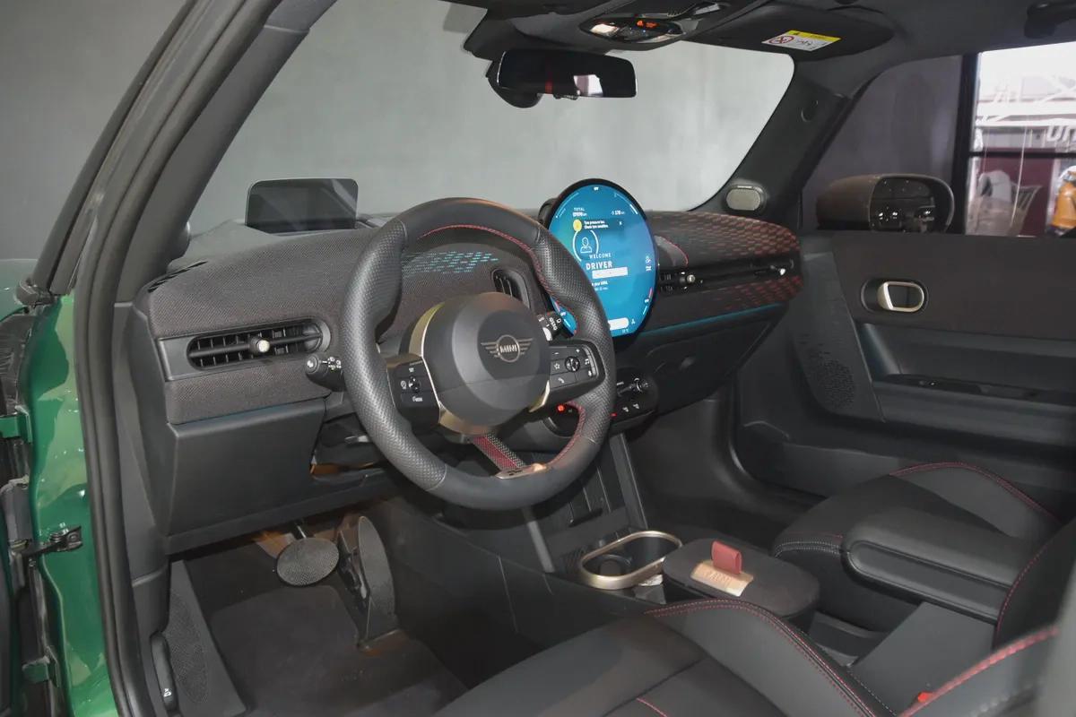 2025 ll Mini Cooper S JCW ll Gcc ll Warranty And service Contract AGMC-12-12