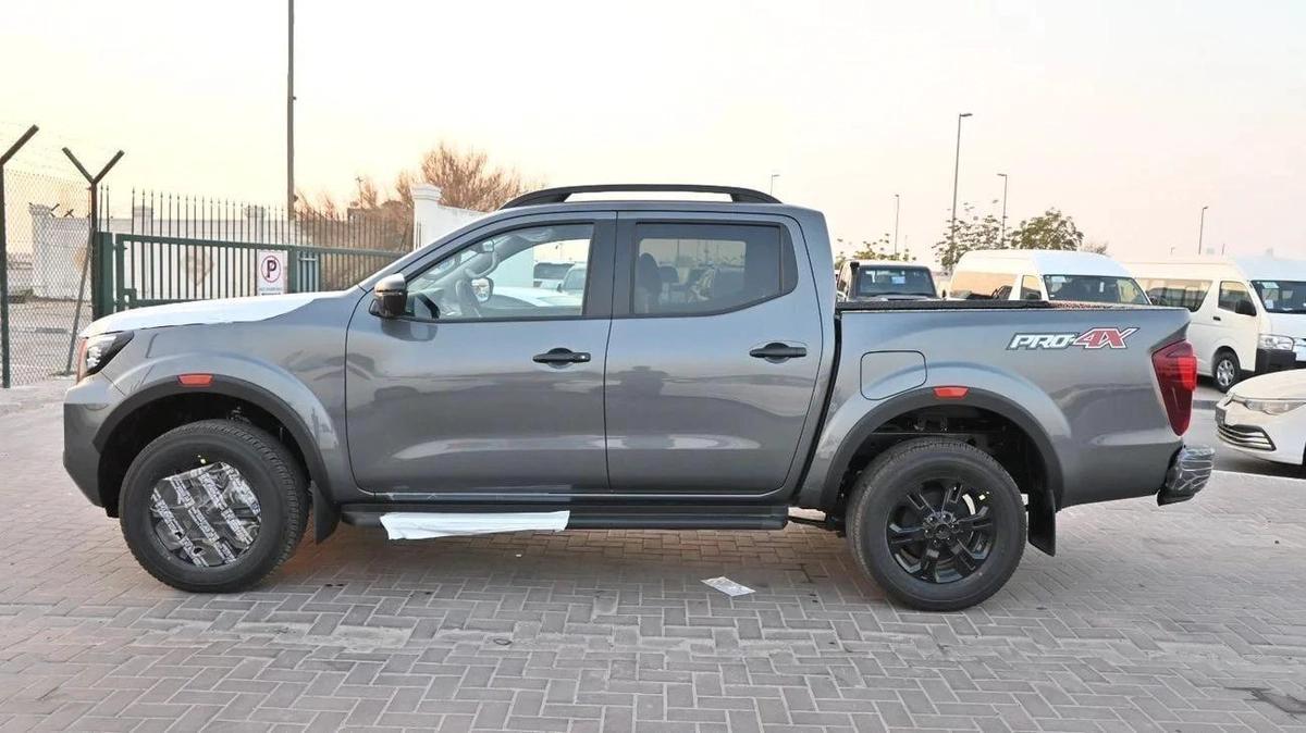 Nissan Navara PRO4X FULL OPTION-4-4