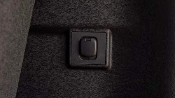 Toyota Prado (LHD) TOYOTA PRADO 250 TXL 2.7P AT LIMITED MY2025 – BLACK VEHICLE CODE: LPRADO2.7P_41 TECHNICAL FEAT
