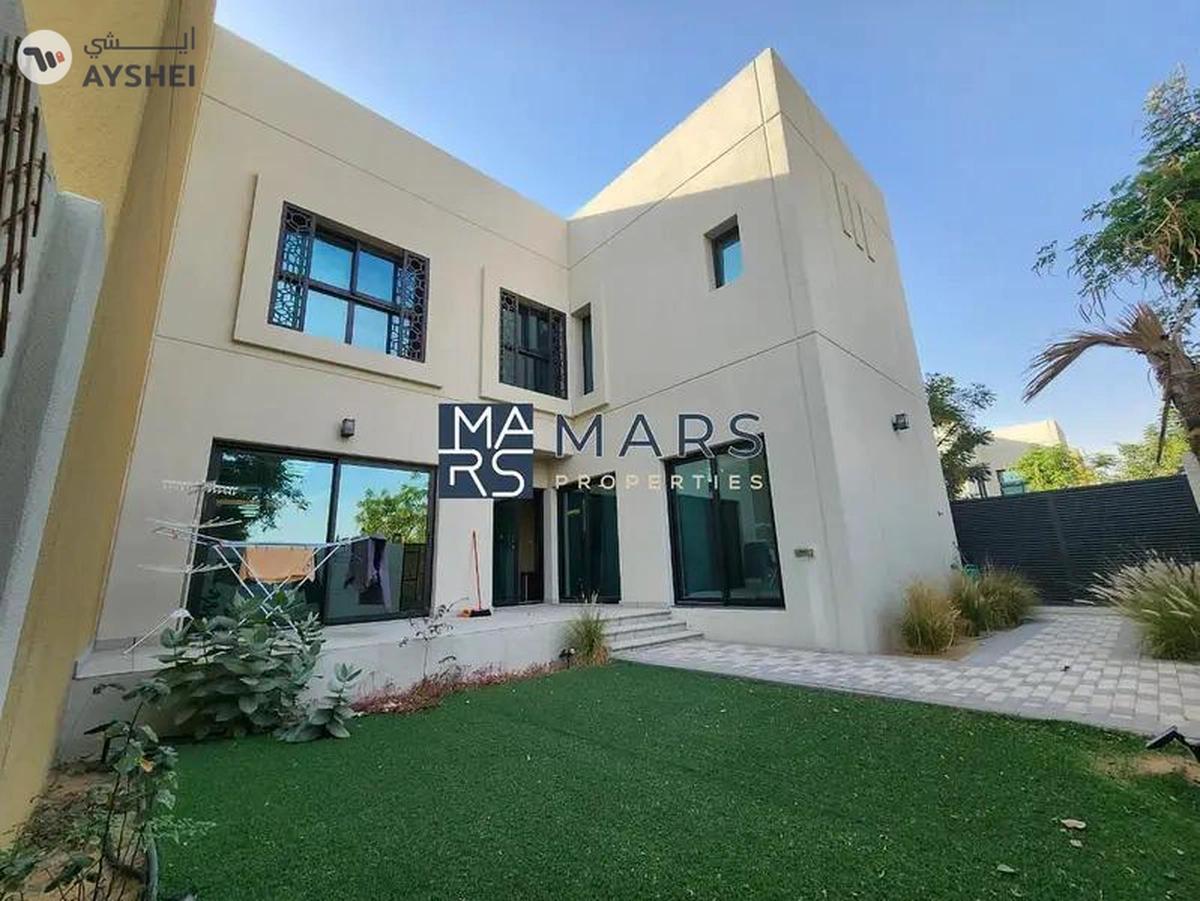 Distress Deal | Fully Corner Unit| Landscaped Garden-0-0