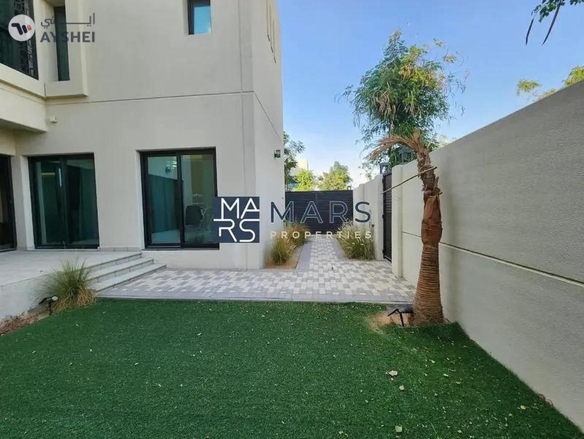 Distress Deal | Fully Corner Unit| Landscaped Garden-1-1