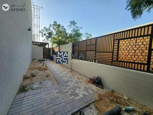 Distress Deal | Fully Corner Unit| Landscaped Garden