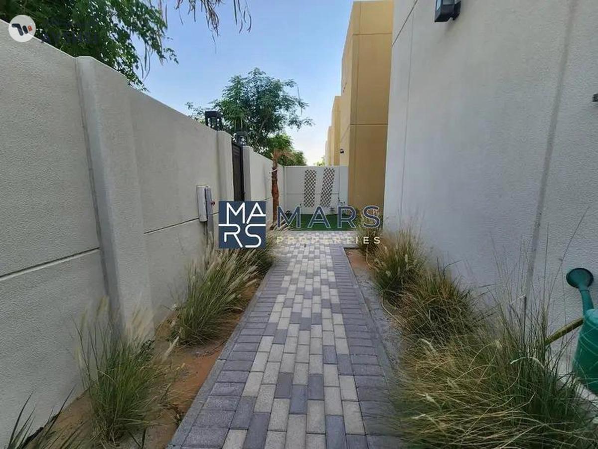 Distress Deal | Fully Corner Unit| Landscaped Garden-3-3
