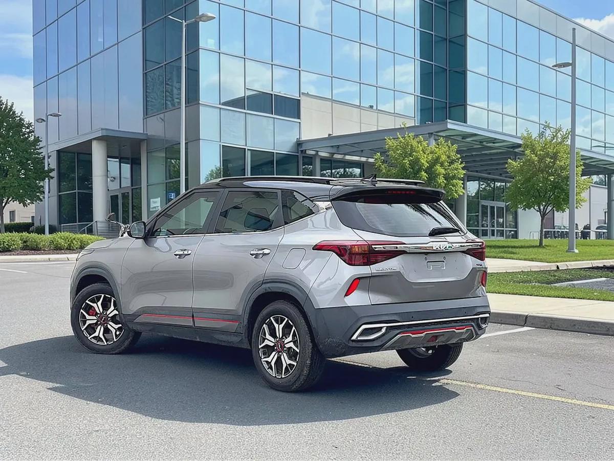 AED 976 P.m | Kia Seltos GT Line 2022 GCC Specs - Excellent Condition | Under warranty-3-3